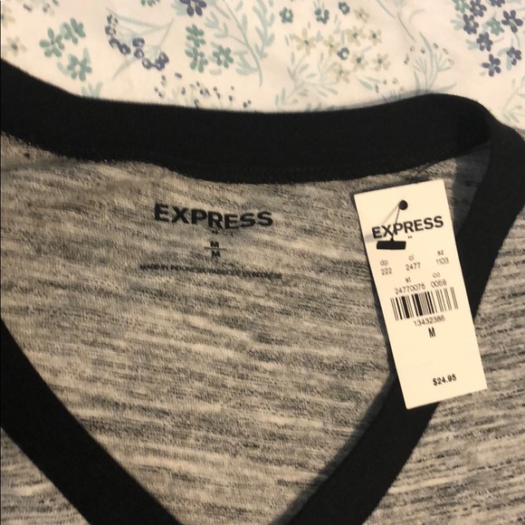 Express Tee - Picture 2 of 3
